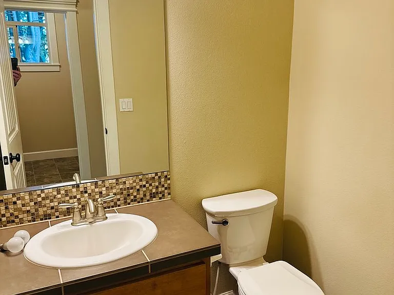 12510 NW 34th Ct — Photo 16