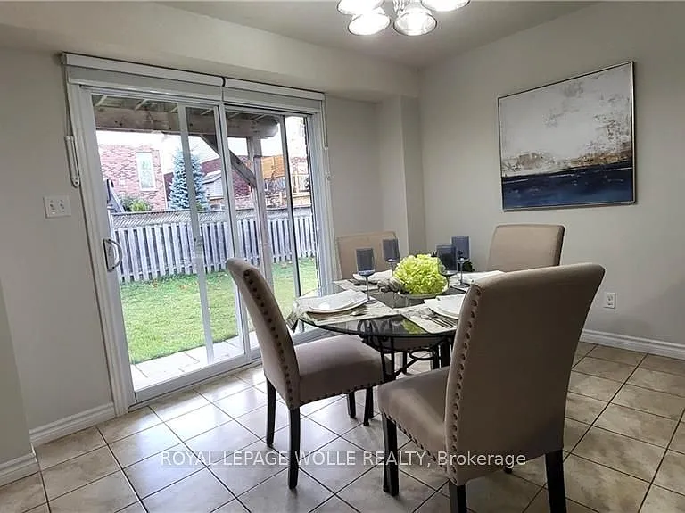 128 Udvari Cres #A — Photo 8