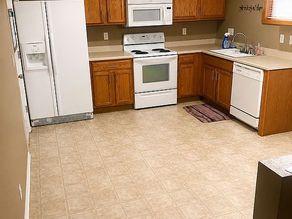 4th image of 2260 E 109th Dr