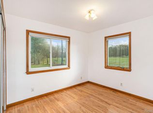 18508 Pellett Dr, Fenton, MI 48430