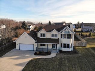 6966 W Southview Dr, Franklin, WI 53132