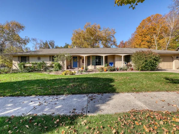 830 W Badger LANE, West Bend, WI 53095
