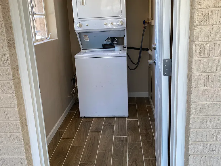 328 E Lester St #1 — Photo 9