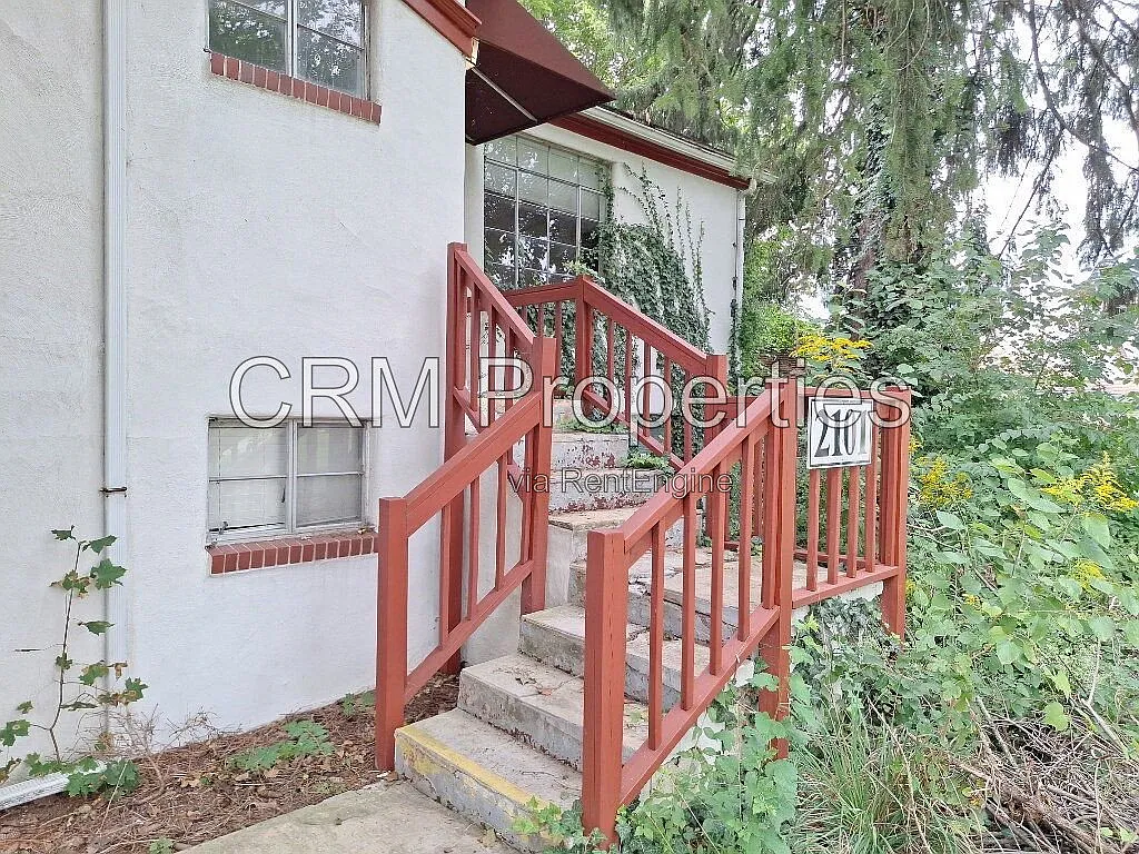 2 bed, 1.0 bath, 1200 sqft, $950 — Photo 2
