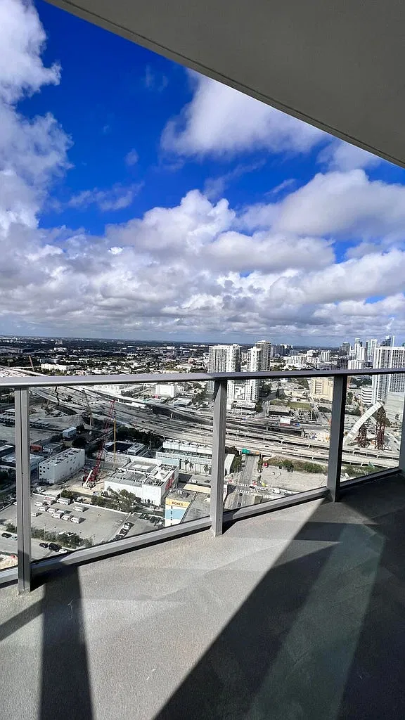1 bed, 937 sqft, $4,750 — Photo 3