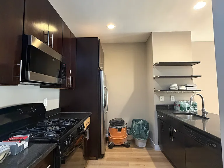 621 N 12th St — Photo 5