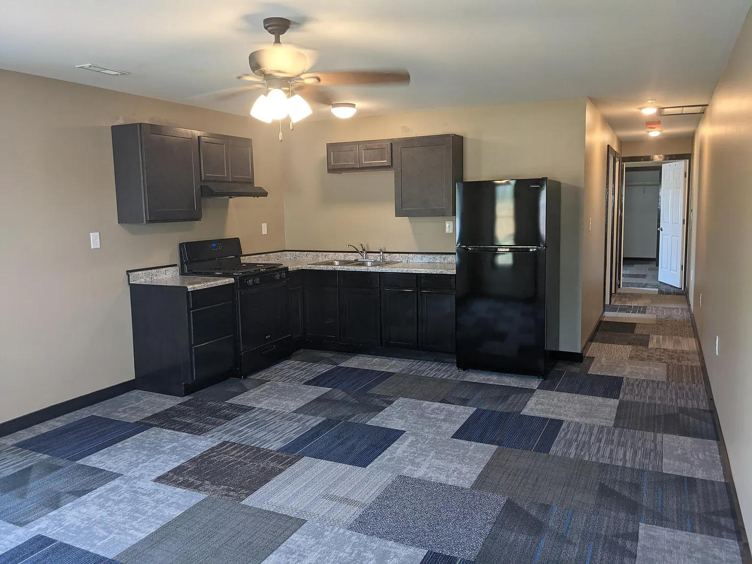 2 bed, 750 sqft, $975 — Photo 1