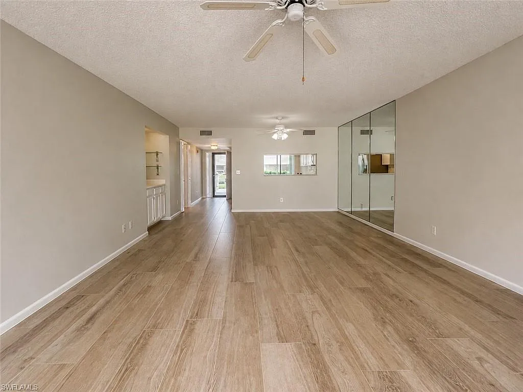 2 bed, 2.0 bath, 1318 sqft, $2,595 — Photo 3