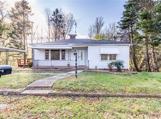 2369 S Center St, Hickory, NC 28602