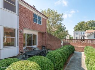 52 Sherwood Pl APT 5, Greenwich, CT 06830