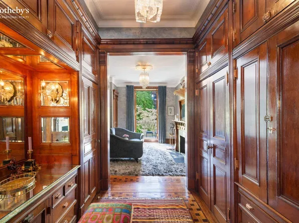 138 West 82nd Street image 32 of 39