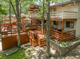 1018 N Canterbury Rd, Fayetteville, AR 72701