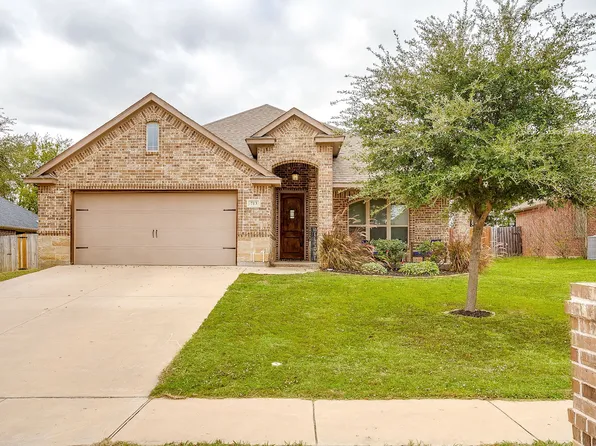 713 Brandt St, Grandview, TX 76050