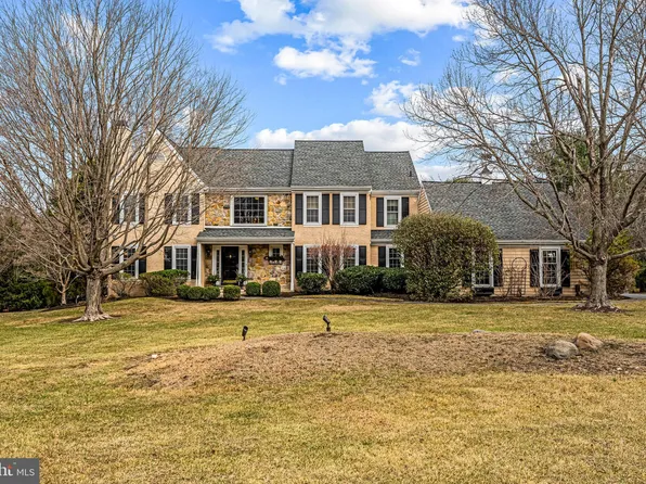 365 Country Ln, Phoenixville, PA 19460