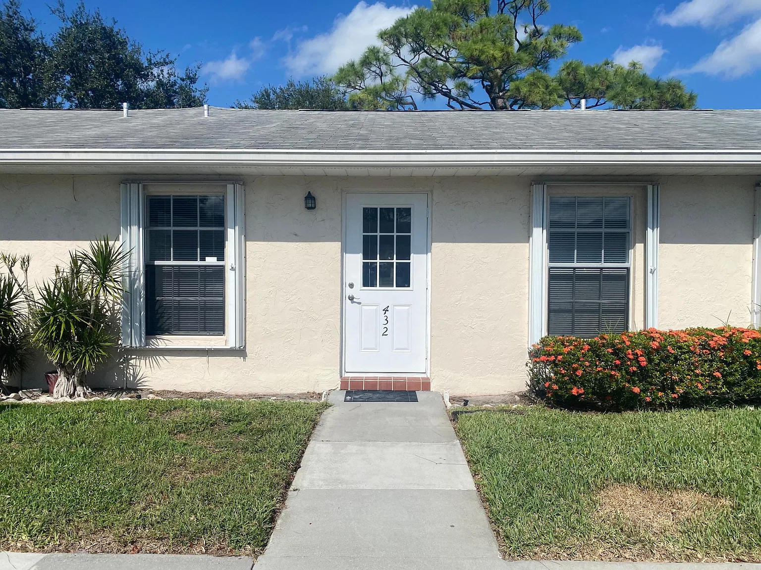 2 bed, 941 sqft, $1,800 — Photo 1