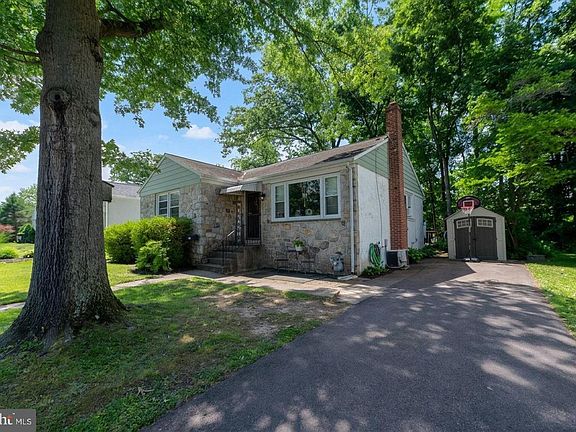2nd image of 665 Woodland Ave