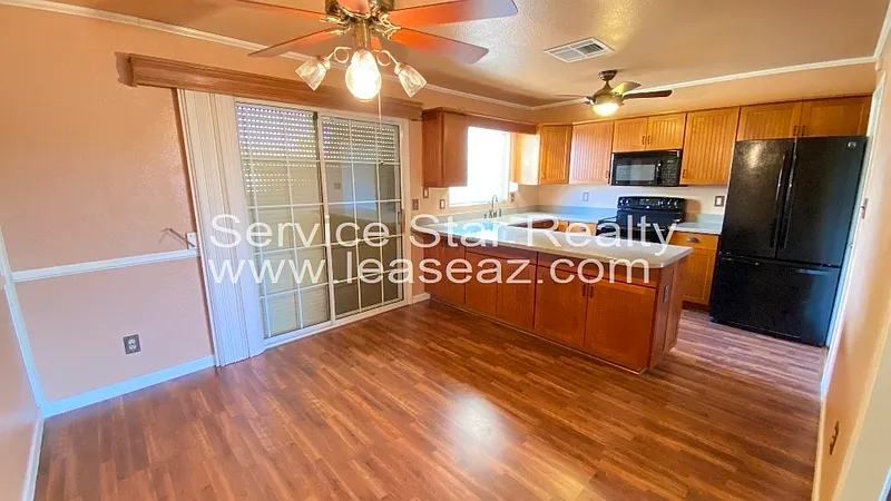 4 bed, 2.0 bath, 1172 sqft, $2,000 — Photo 4