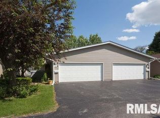 3101 Parkwild Dr, Bettendorf, IA 52722