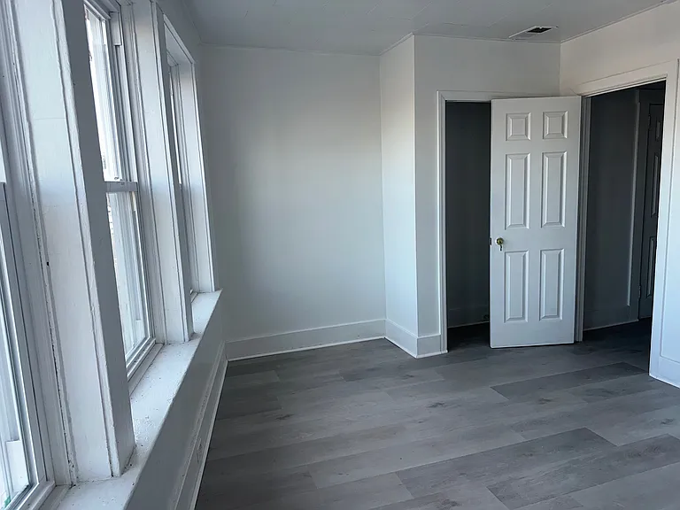 336 Broad St — Photo 12