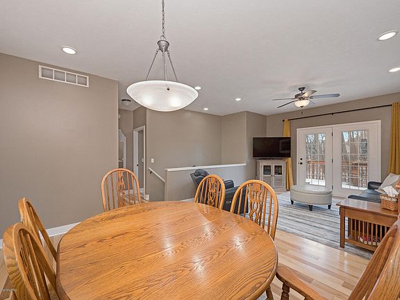3rd image of 12636 Broadmoor Pl