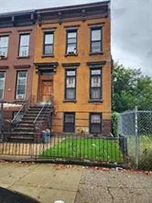 Sold by Remax Real Estate Professionals | media 21