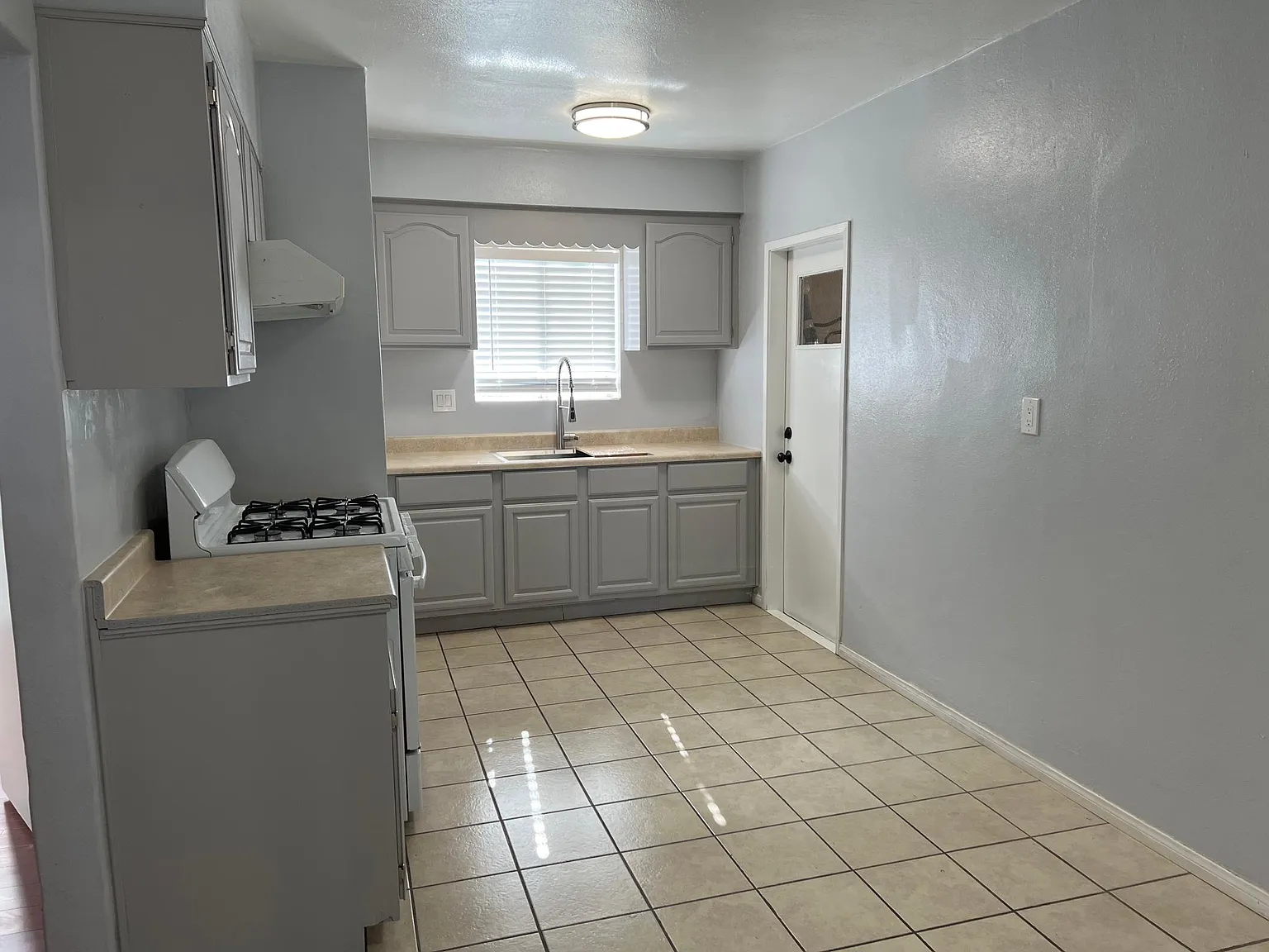 9228 Blackley St — Photo 4