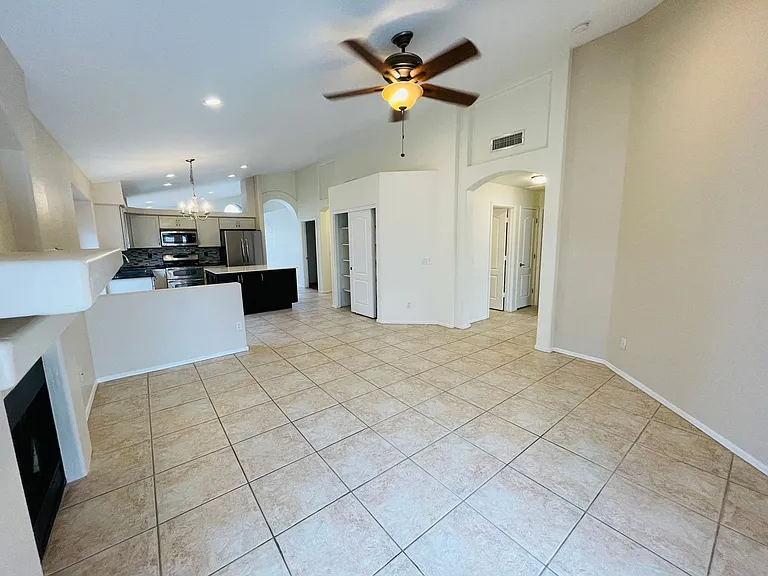 1051 W Todd Dr — Photo 12