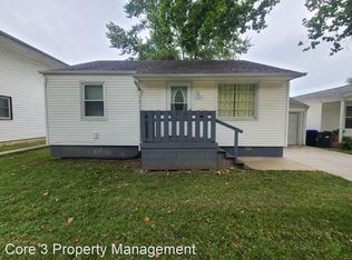 1323 N Linden St, Bloomington, IL 61701