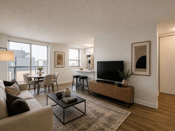 3rd image of 150 Hughson St S #1231743