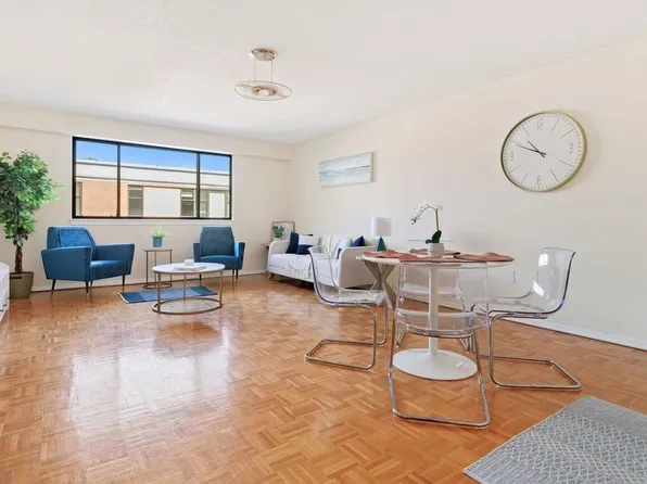 1850 Beacon St APT 402, Brookline, MA 02445
