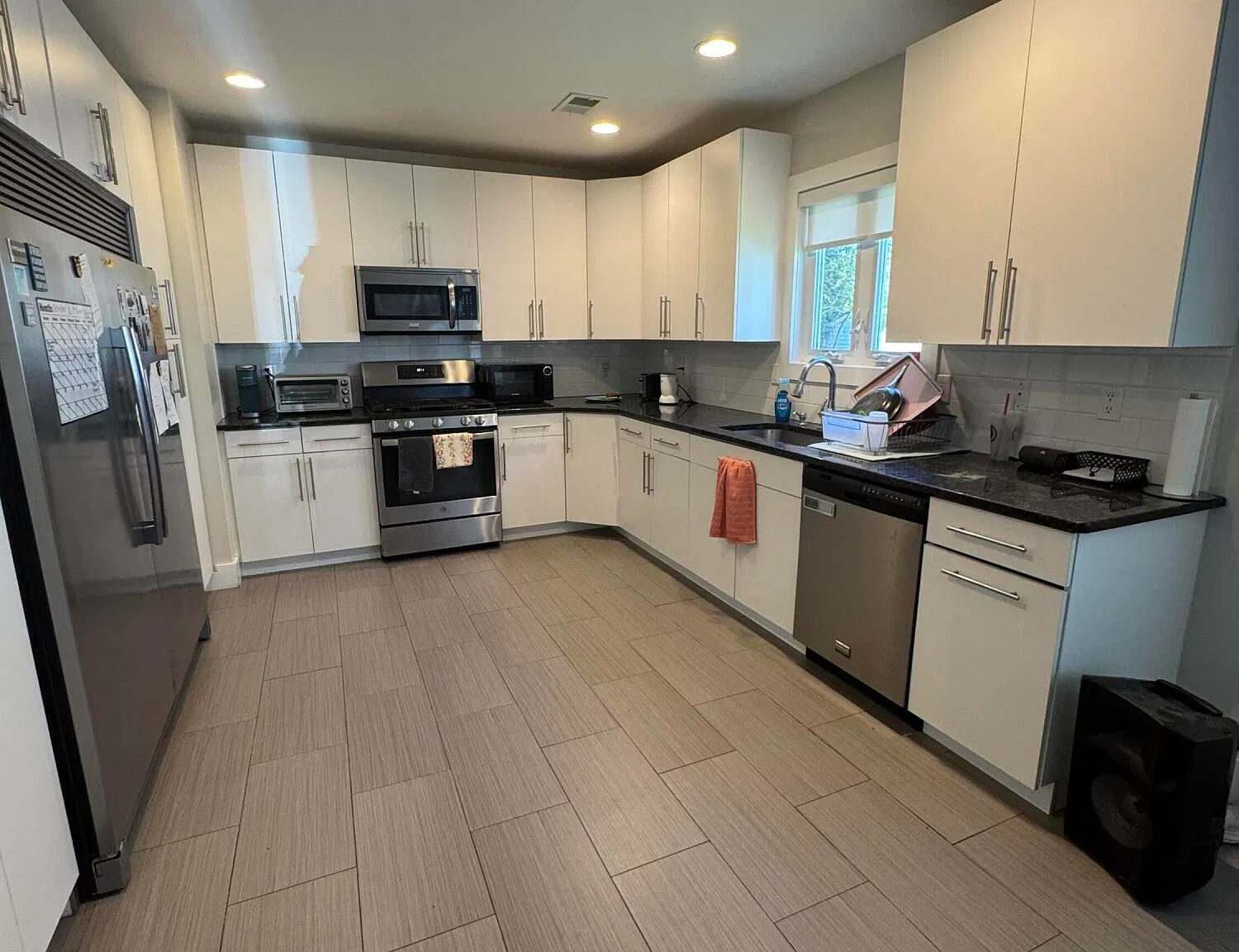 5 bed, 6.0 bath, 2376 sqft, $3,500 — Photo 4