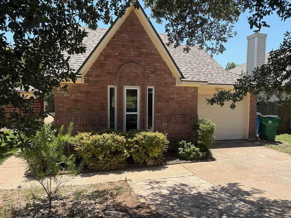 2111 Margalene Way
