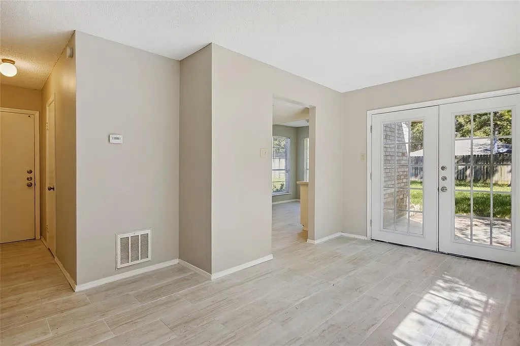 3 bed, 2.5 bath, 1782 sqft, $1,800 — Photo 4