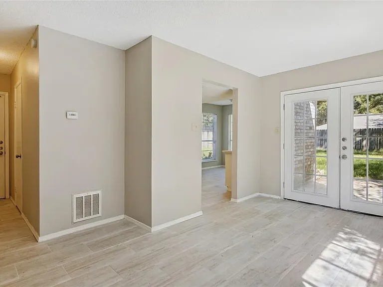 9414 Crystal Cove Cir — Photo 4