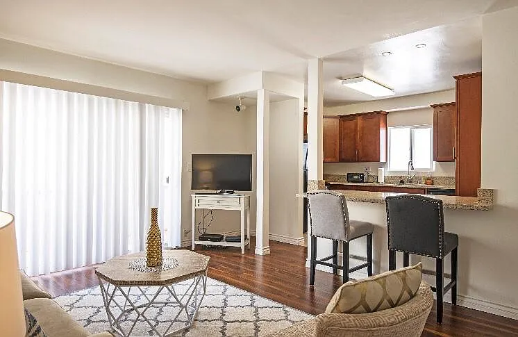1228 S Saltair Ave #9 — Photo 14