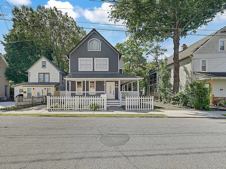 33 Seward Ave
