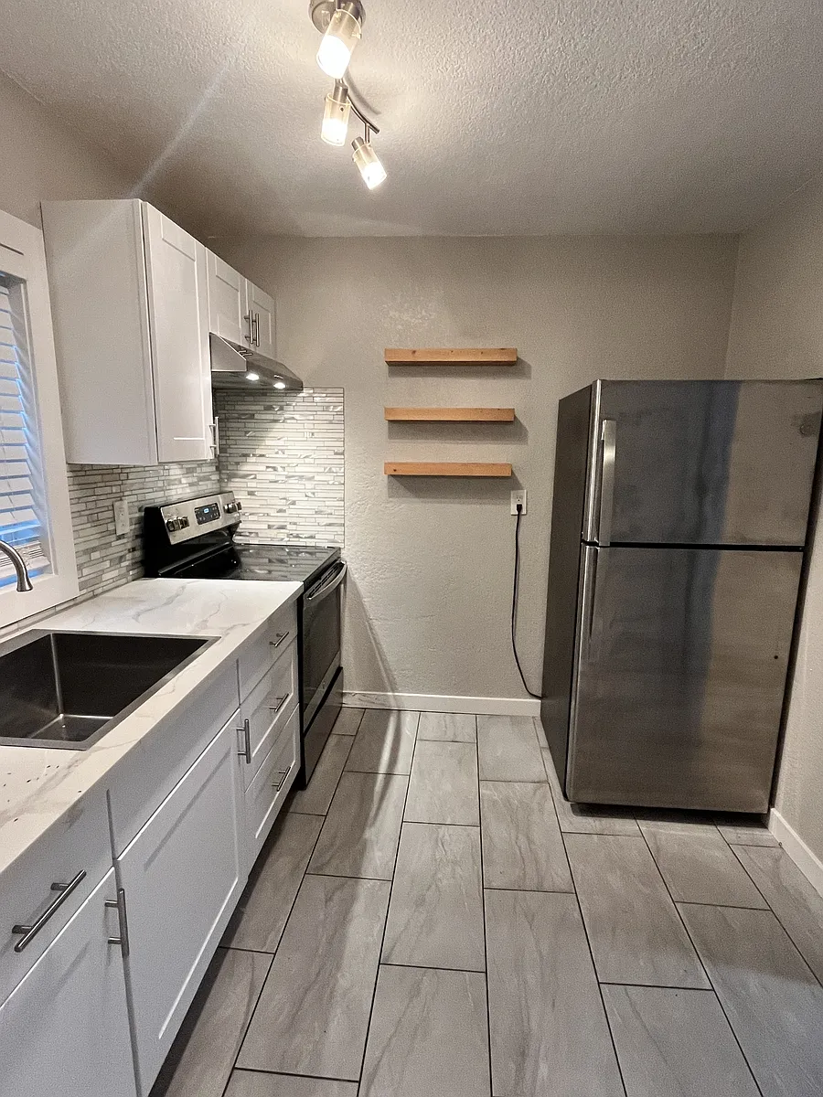 Building Photo - 5009 NE Hazel Dell Ave #4