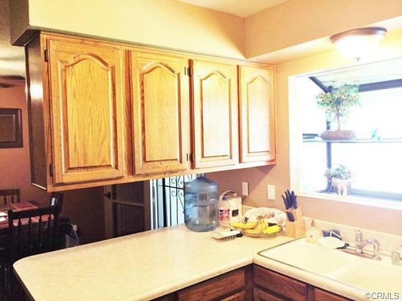 5th image of 4907 N Burnaby Dr
