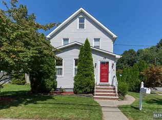 32 Glendale Dr, Hillsdale, NJ 07642