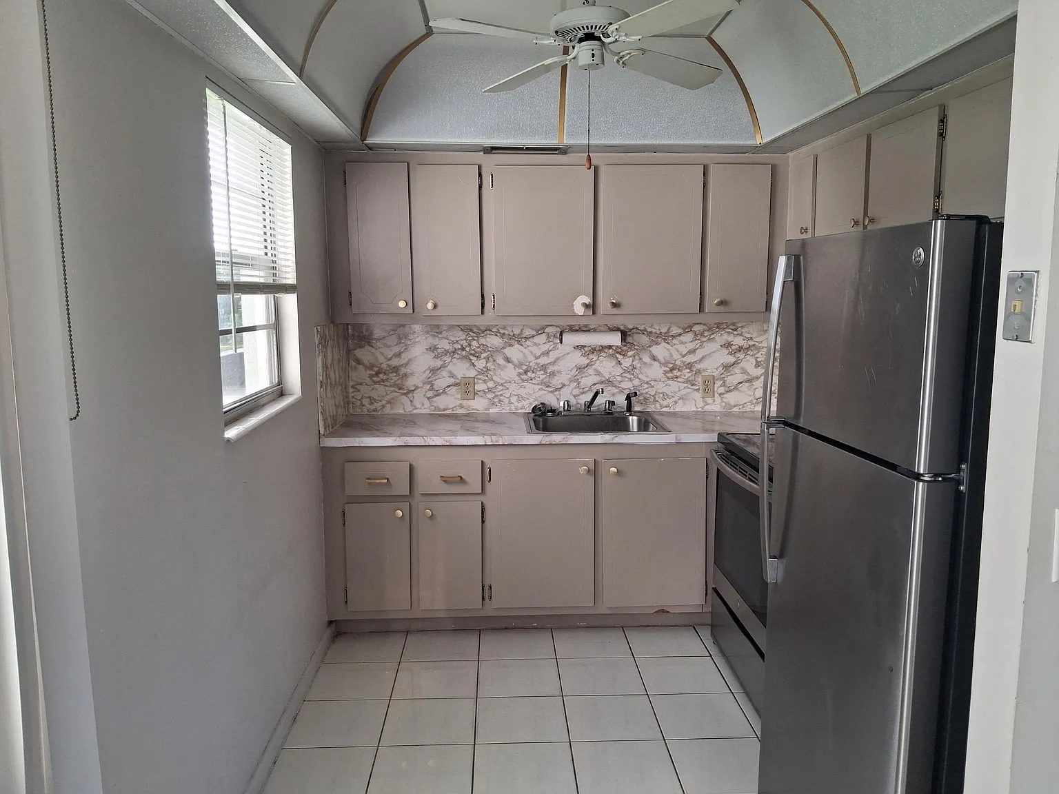 2 bed, 1.5 bath, 819 sqft, $1,550 — Photo 2