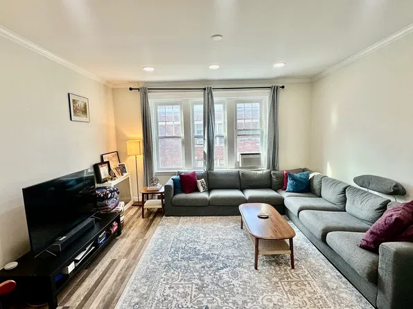 453 Washington St APT 5, Brookline, MA 02446