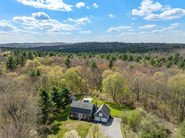 260 Holland Rd, Sturbridge, MA 01518
