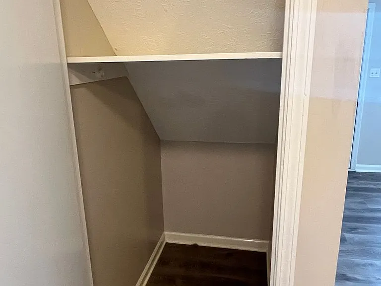 1128 Fairview Ave — Photo 5