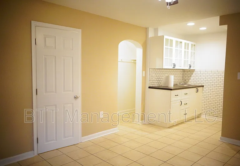 806 Houston Ave #4 — Photo 1