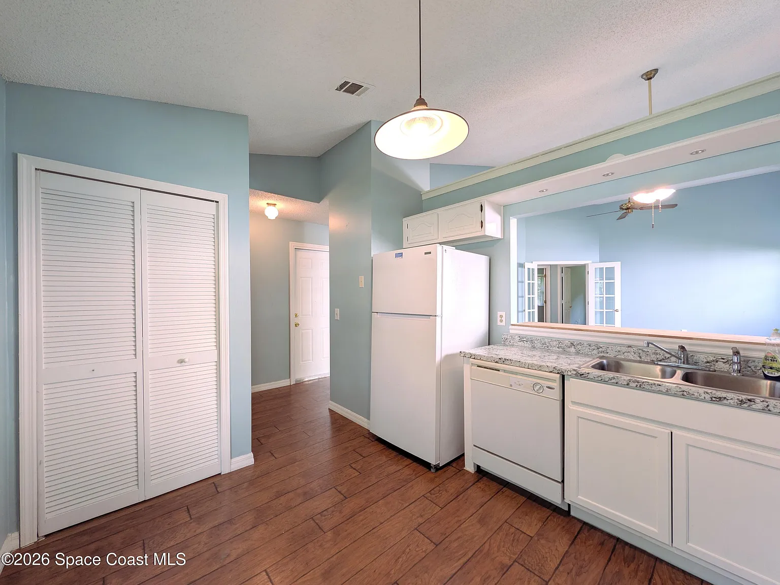 2 bed, 2.0 bath, 1108 sqft, $1,700 — Photo 3