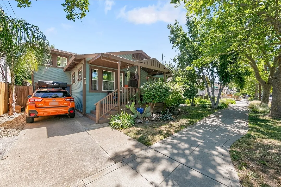 2 bed, 1008 sqft, $2,600 — Photo 3