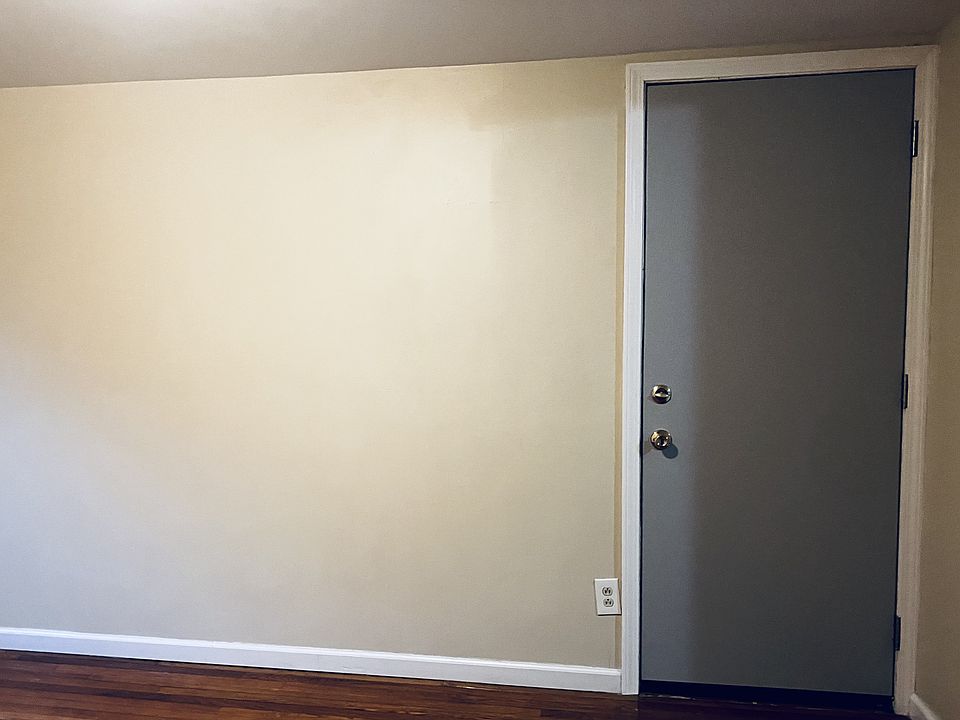 1st image of 100 S Edwards Ave APT 2