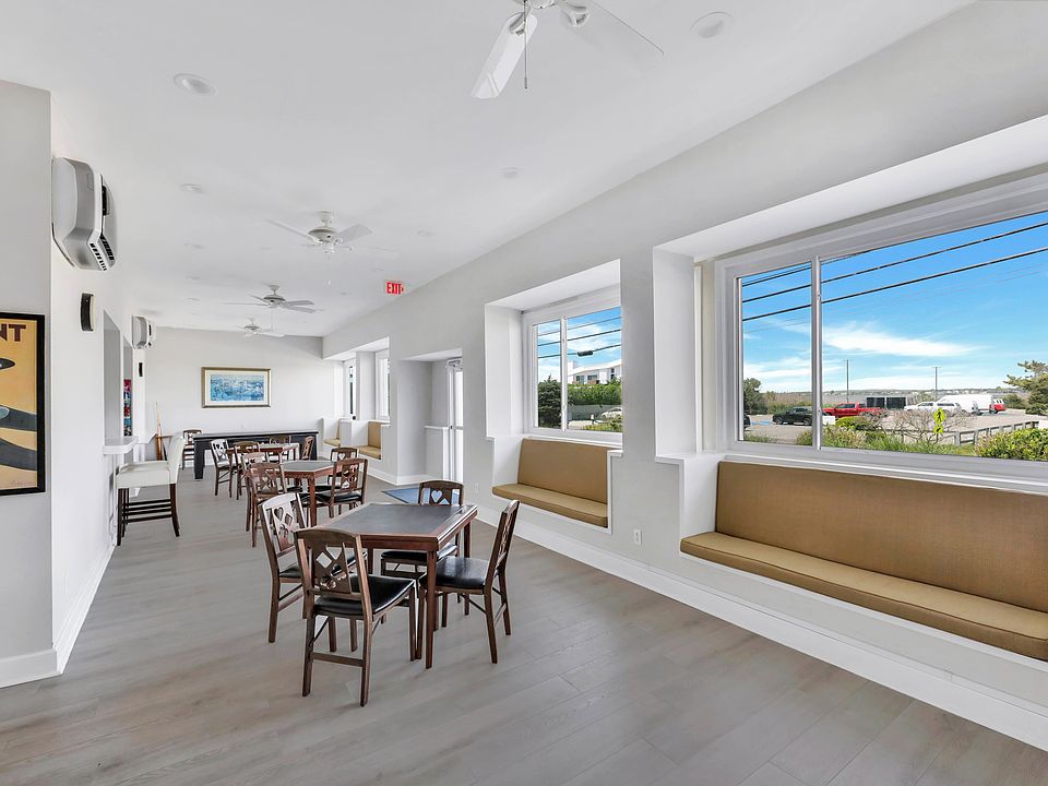 2nd image of 585 Dune Rd #L5