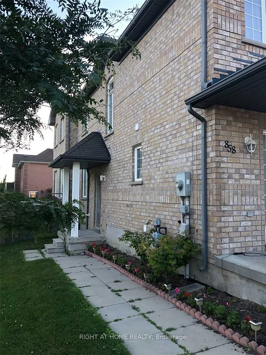 Building Photo - 858 Sisler Ave #BASEMENT