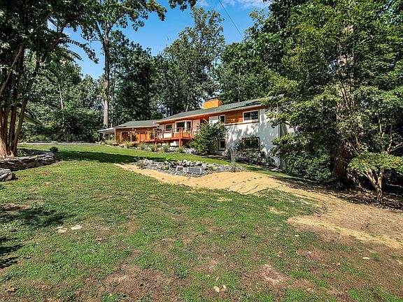 5th image of 6430 Lily Dhu Ln